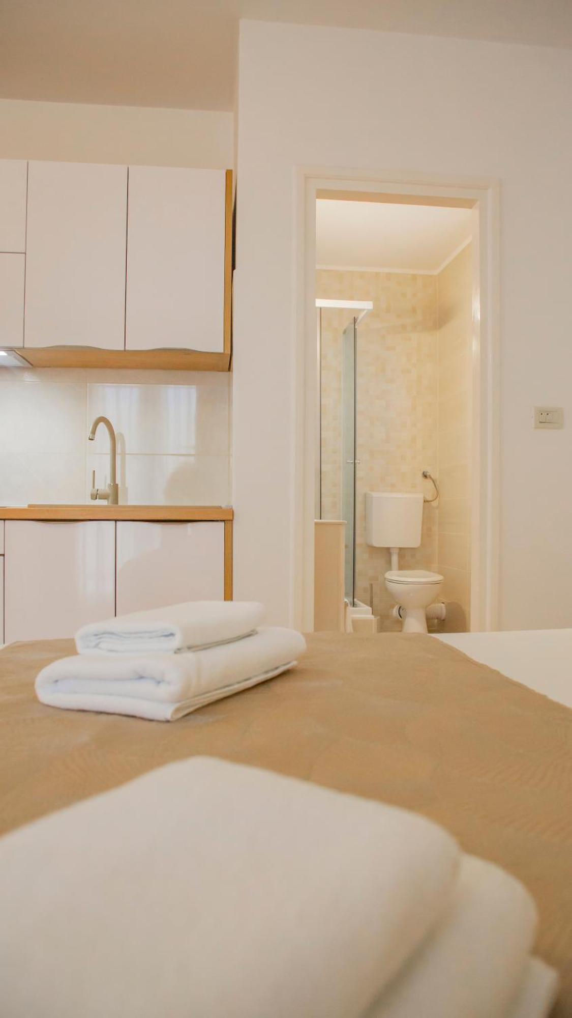 Baska Voda Apartments - Steps From The Beach, Free Parking, Central Location Zewnętrze zdjęcie