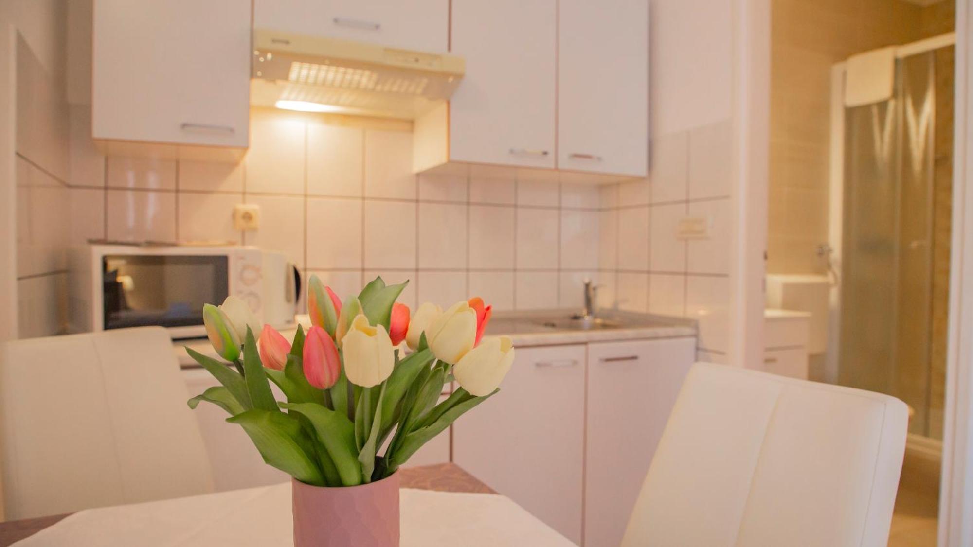 Baska Voda Apartments - Steps From The Beach, Free Parking, Central Location Zewnętrze zdjęcie