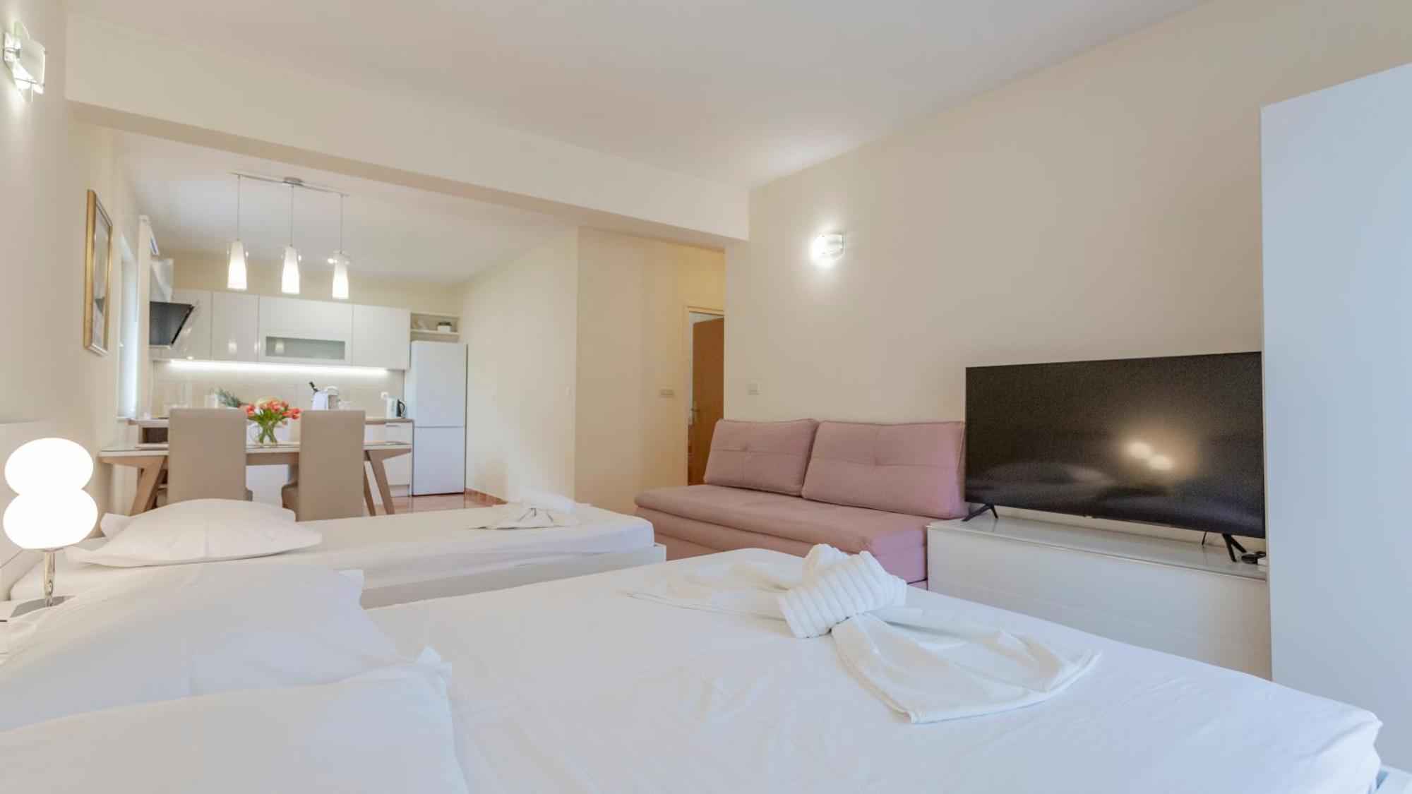 Baska Voda Apartments - Steps From The Beach, Free Parking, Central Location Zewnętrze zdjęcie