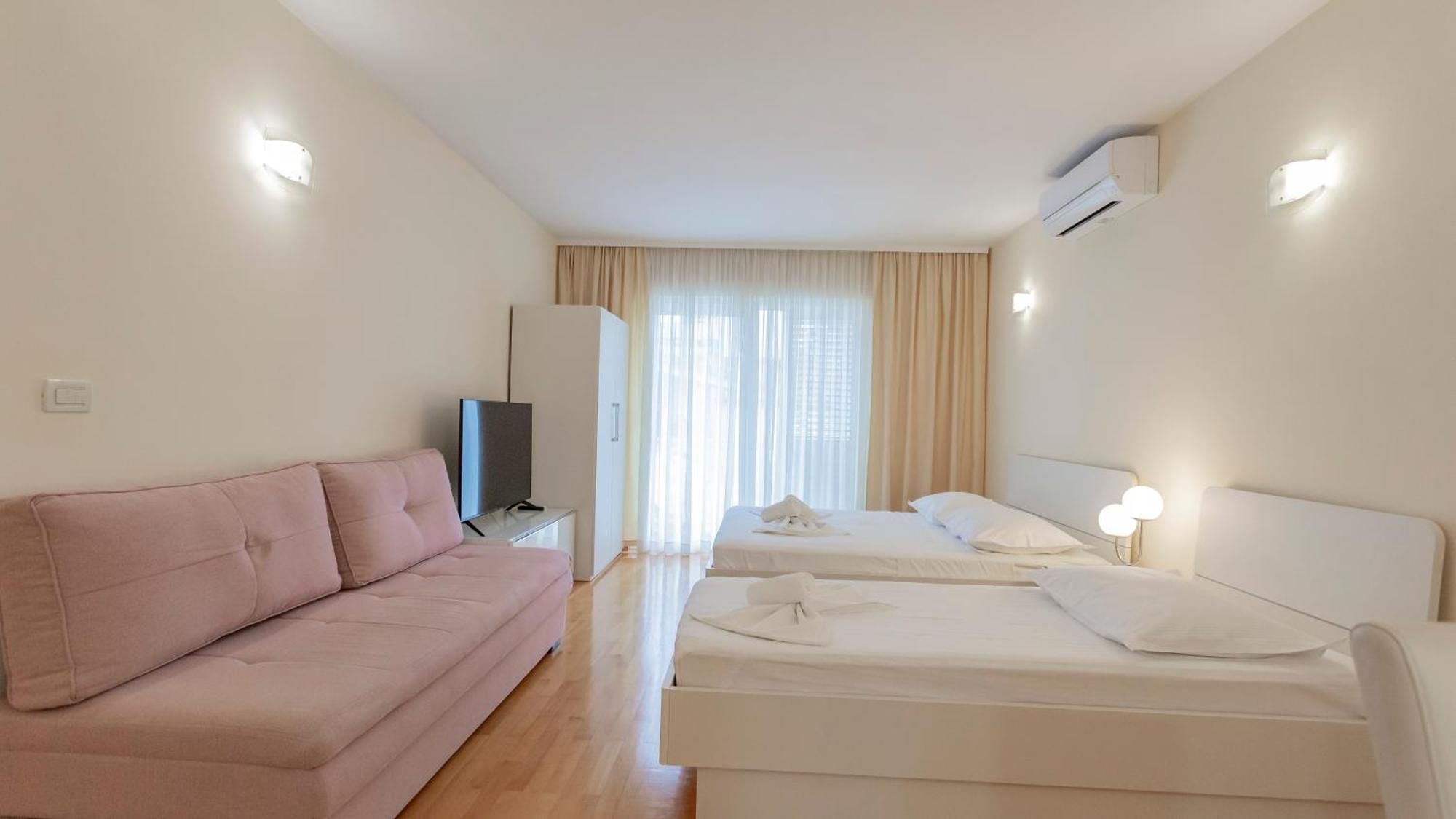 Baska Voda Apartments - Steps From The Beach, Free Parking, Central Location Zewnętrze zdjęcie