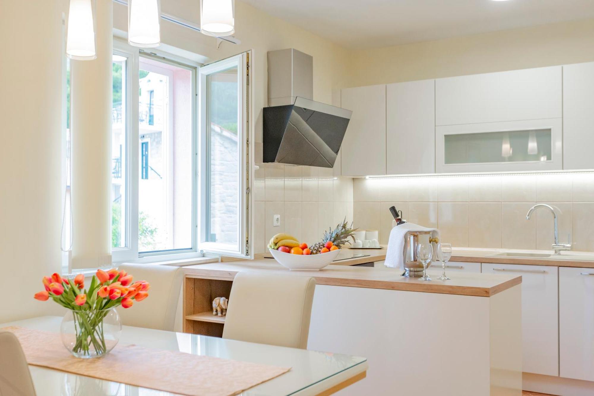 Baska Voda Apartments - Steps From The Beach, Free Parking, Central Location Zewnętrze zdjęcie