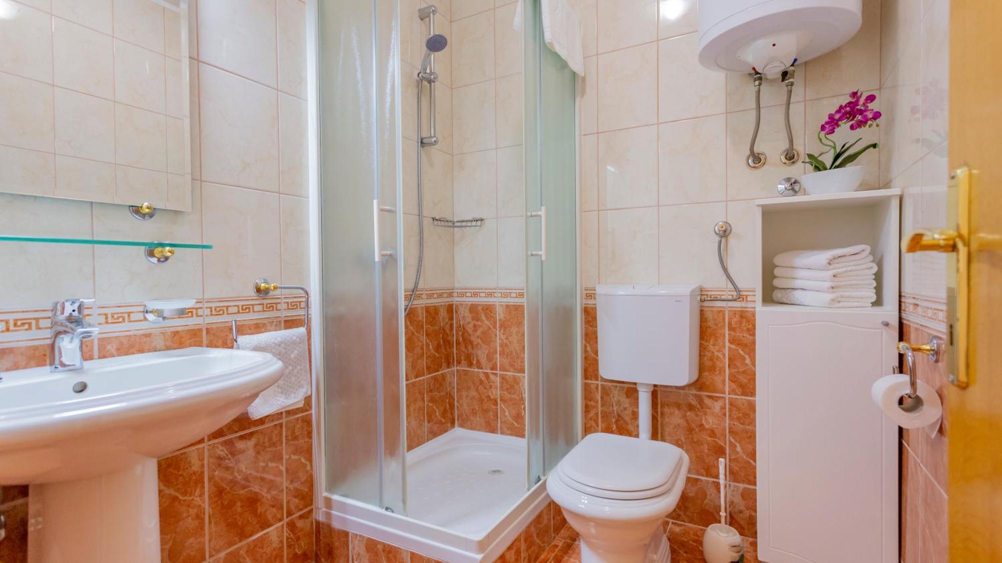 Baska Voda Apartments - Steps From The Beach, Free Parking, Central Location Zewnętrze zdjęcie