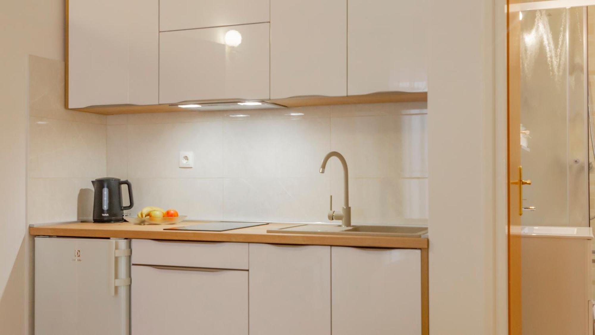 Baska Voda Apartments - Steps From The Beach, Free Parking, Central Location Zewnętrze zdjęcie