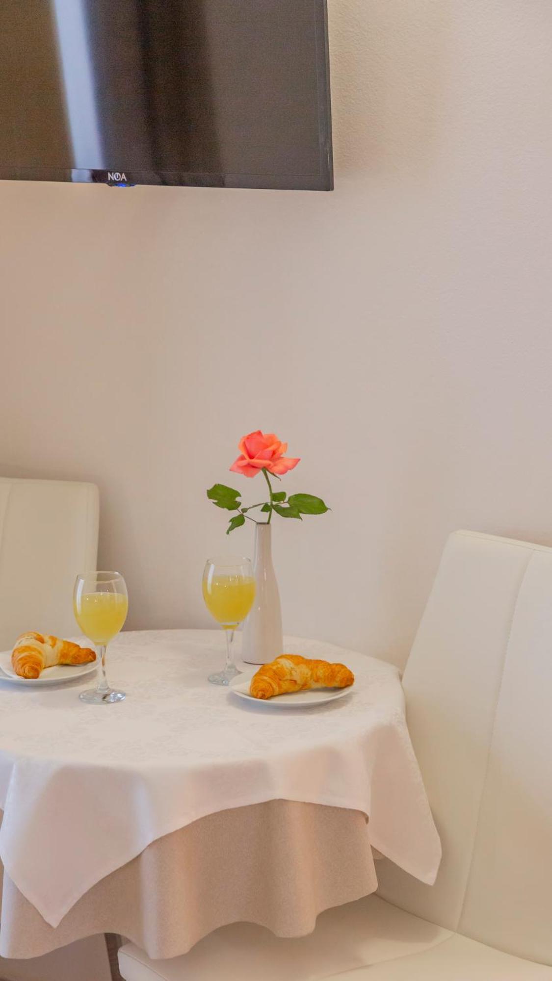 Baska Voda Apartments - Steps From The Beach, Free Parking, Central Location Zewnętrze zdjęcie