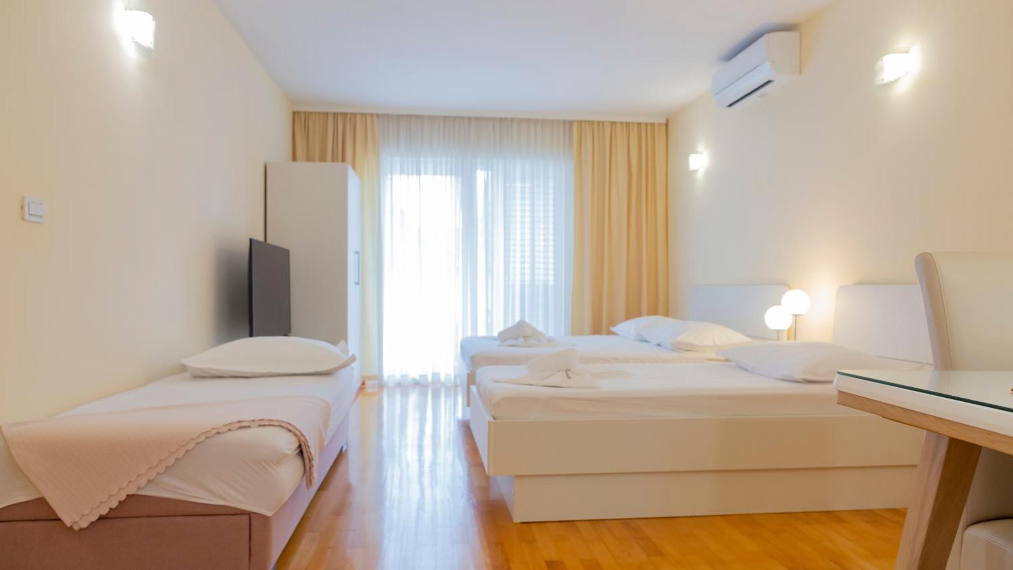 Baska Voda Apartments - Steps From The Beach, Free Parking, Central Location Zewnętrze zdjęcie