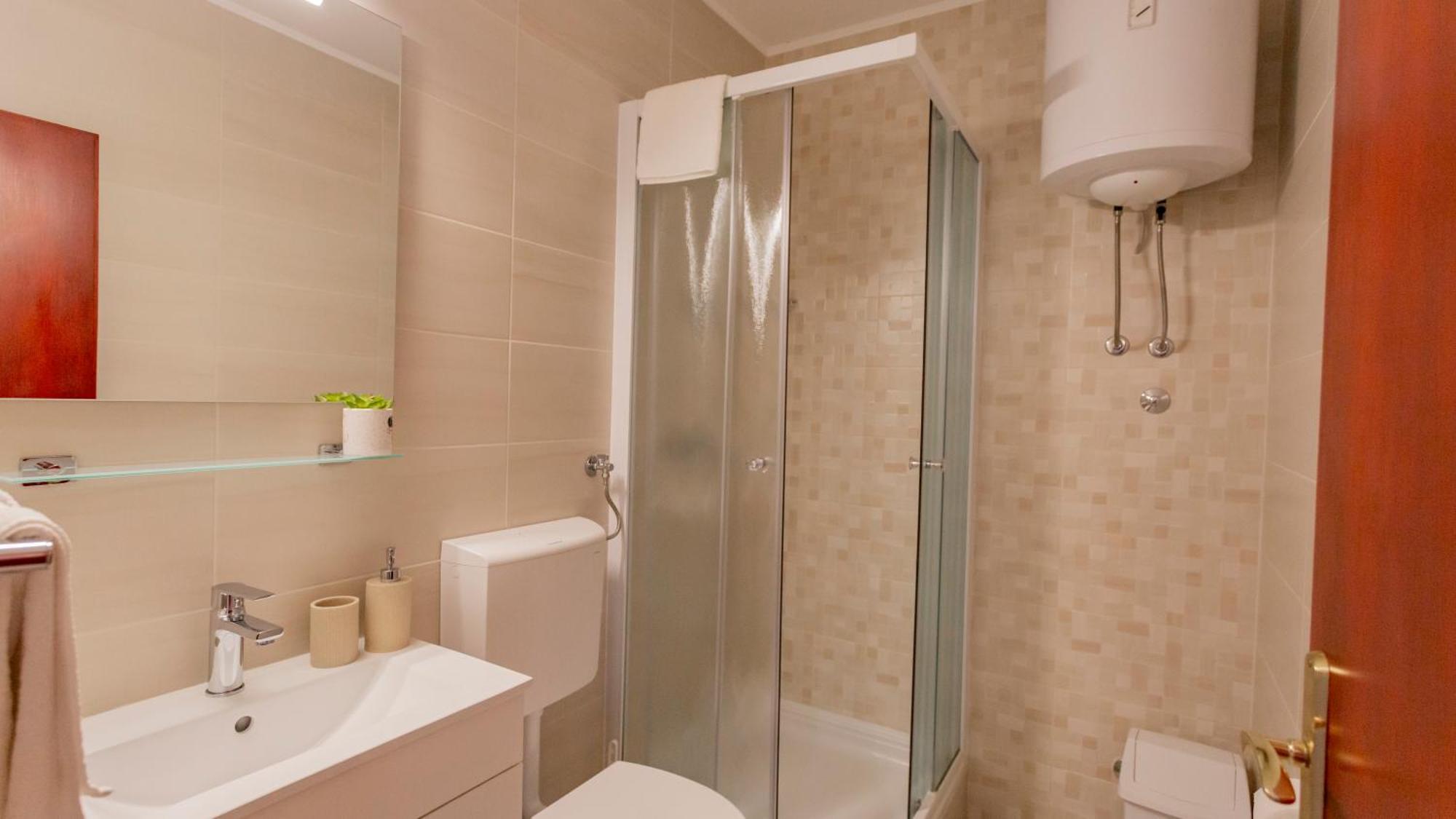 Baska Voda Apartments - Steps From The Beach, Free Parking, Central Location Zewnętrze zdjęcie