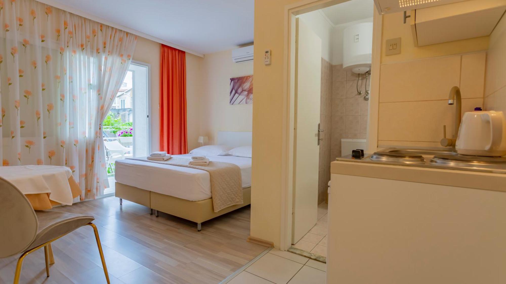 Baska Voda Apartments - Steps From The Beach, Free Parking, Central Location Zewnętrze zdjęcie