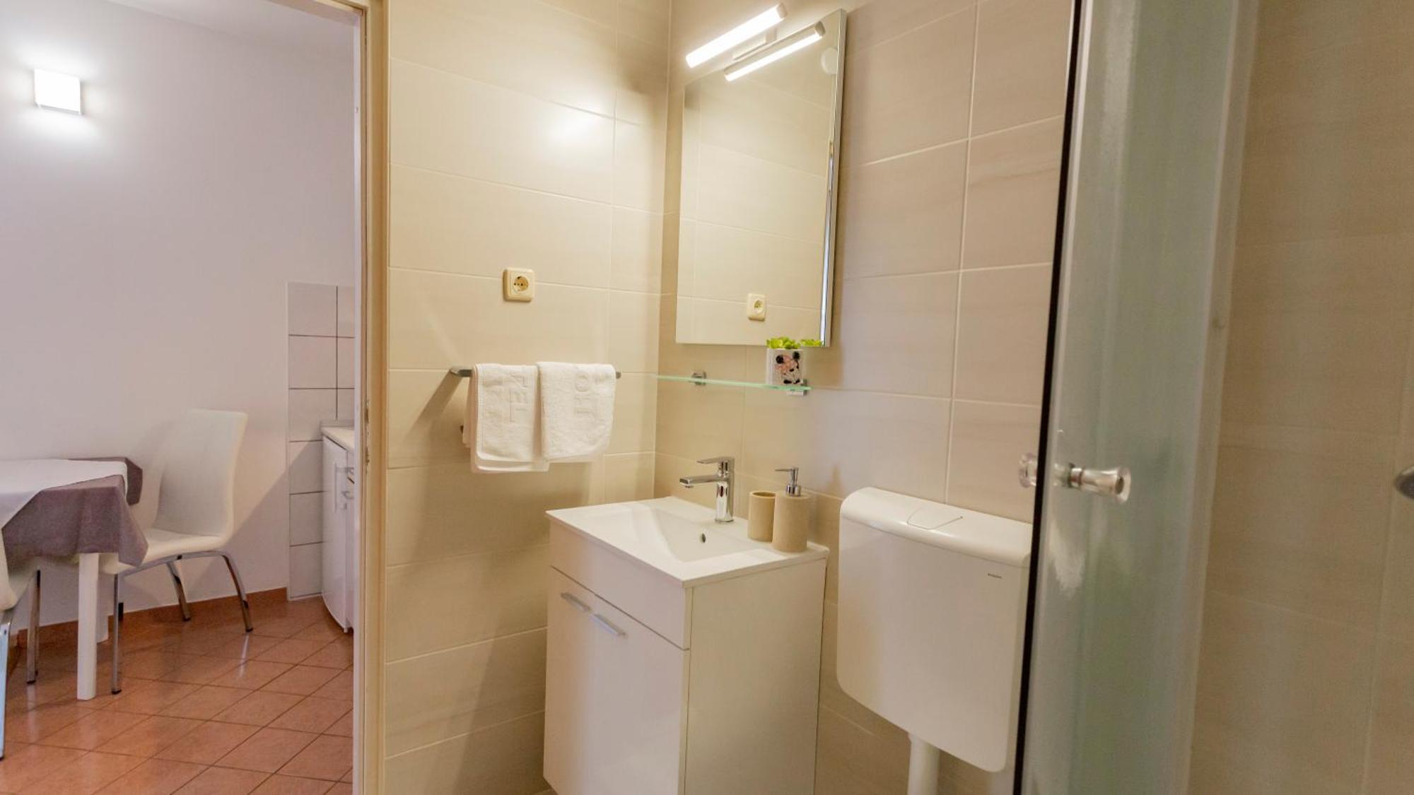 Baska Voda Apartments - Steps From The Beach, Free Parking, Central Location Zewnętrze zdjęcie