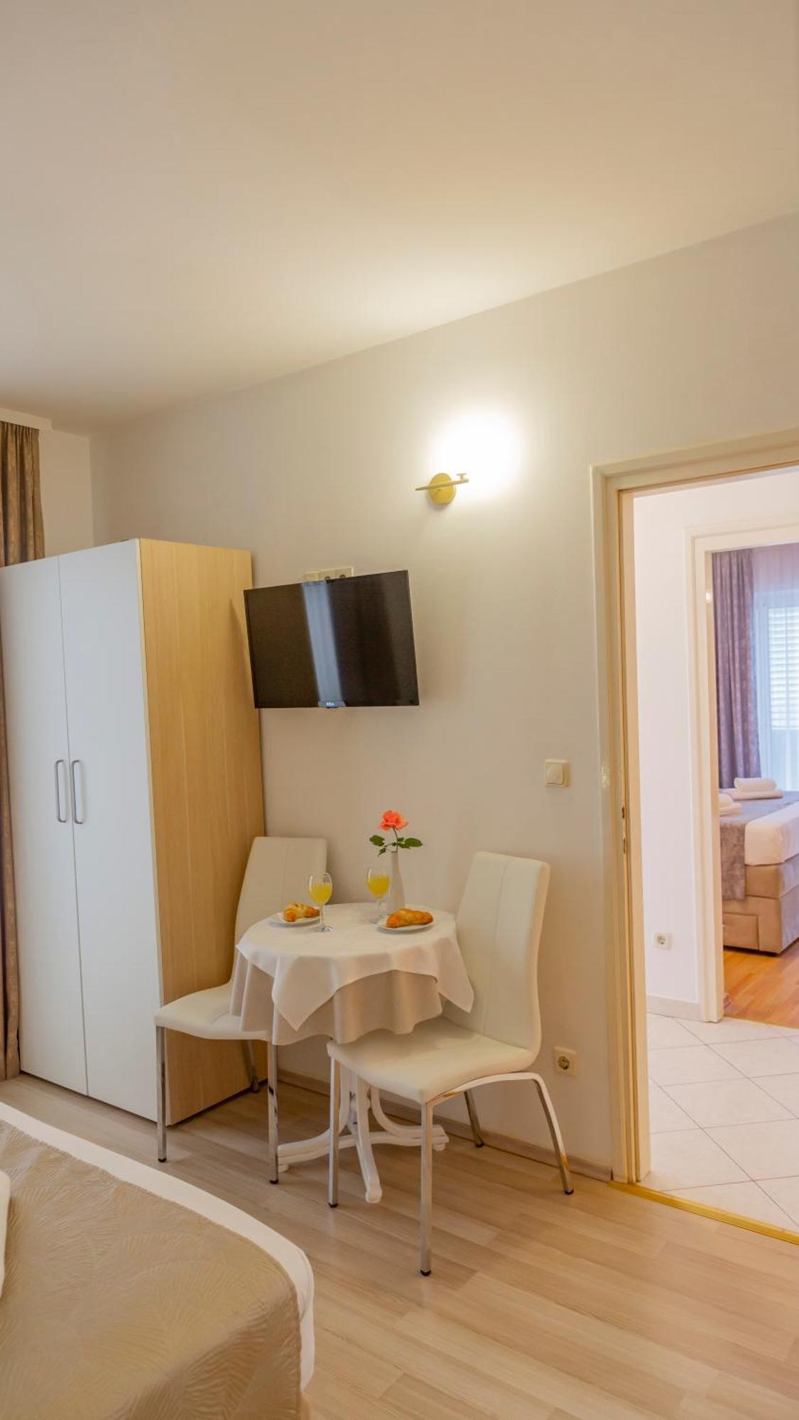Baska Voda Apartments - Steps From The Beach, Free Parking, Central Location Zewnętrze zdjęcie