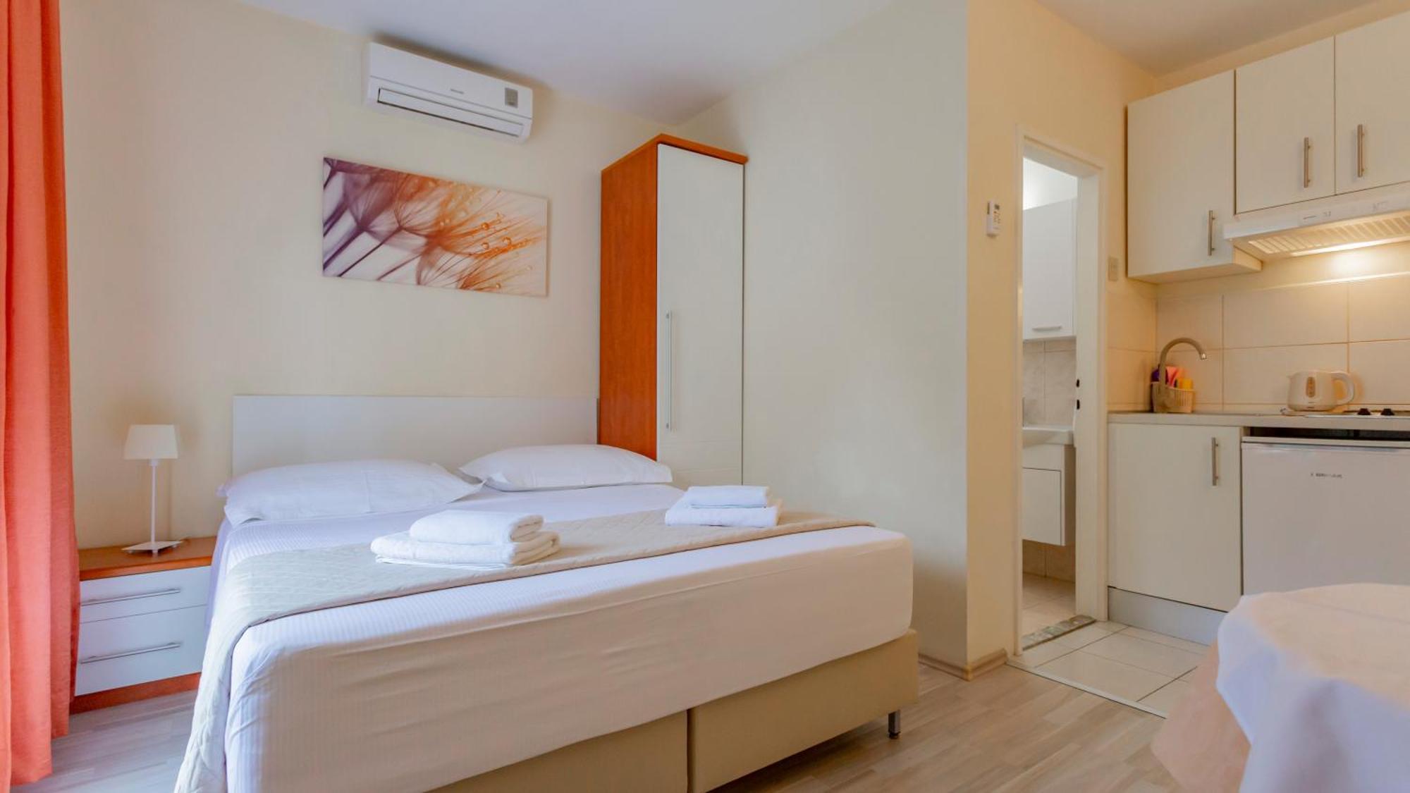 Baska Voda Apartments - Steps From The Beach, Free Parking, Central Location Zewnętrze zdjęcie