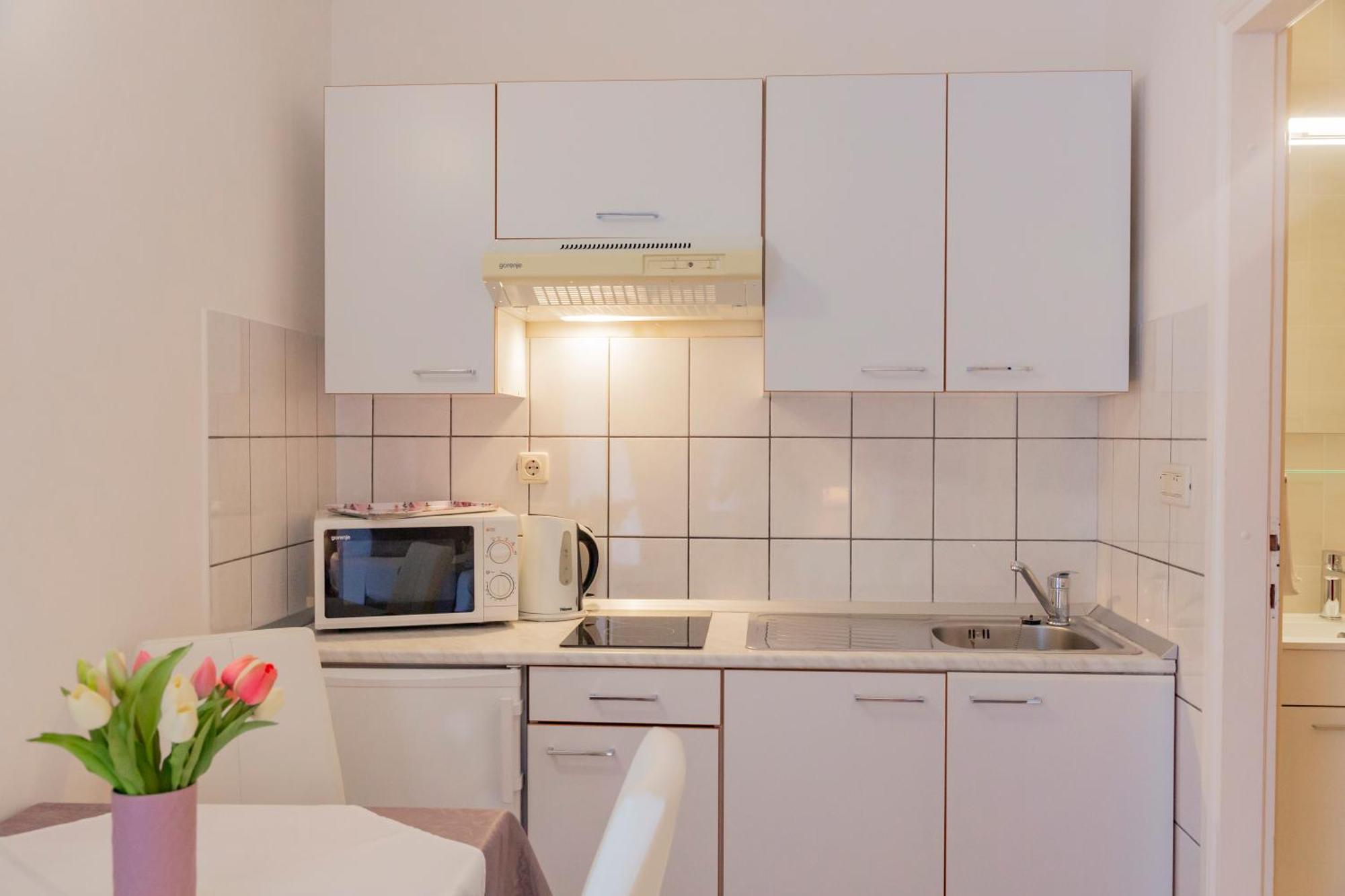Baska Voda Apartments - Steps From The Beach, Free Parking, Central Location Zewnętrze zdjęcie