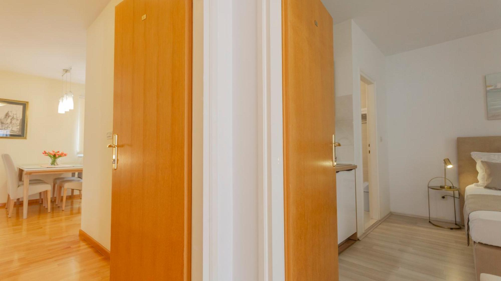 Baska Voda Apartments - Steps From The Beach, Free Parking, Central Location Zewnętrze zdjęcie
