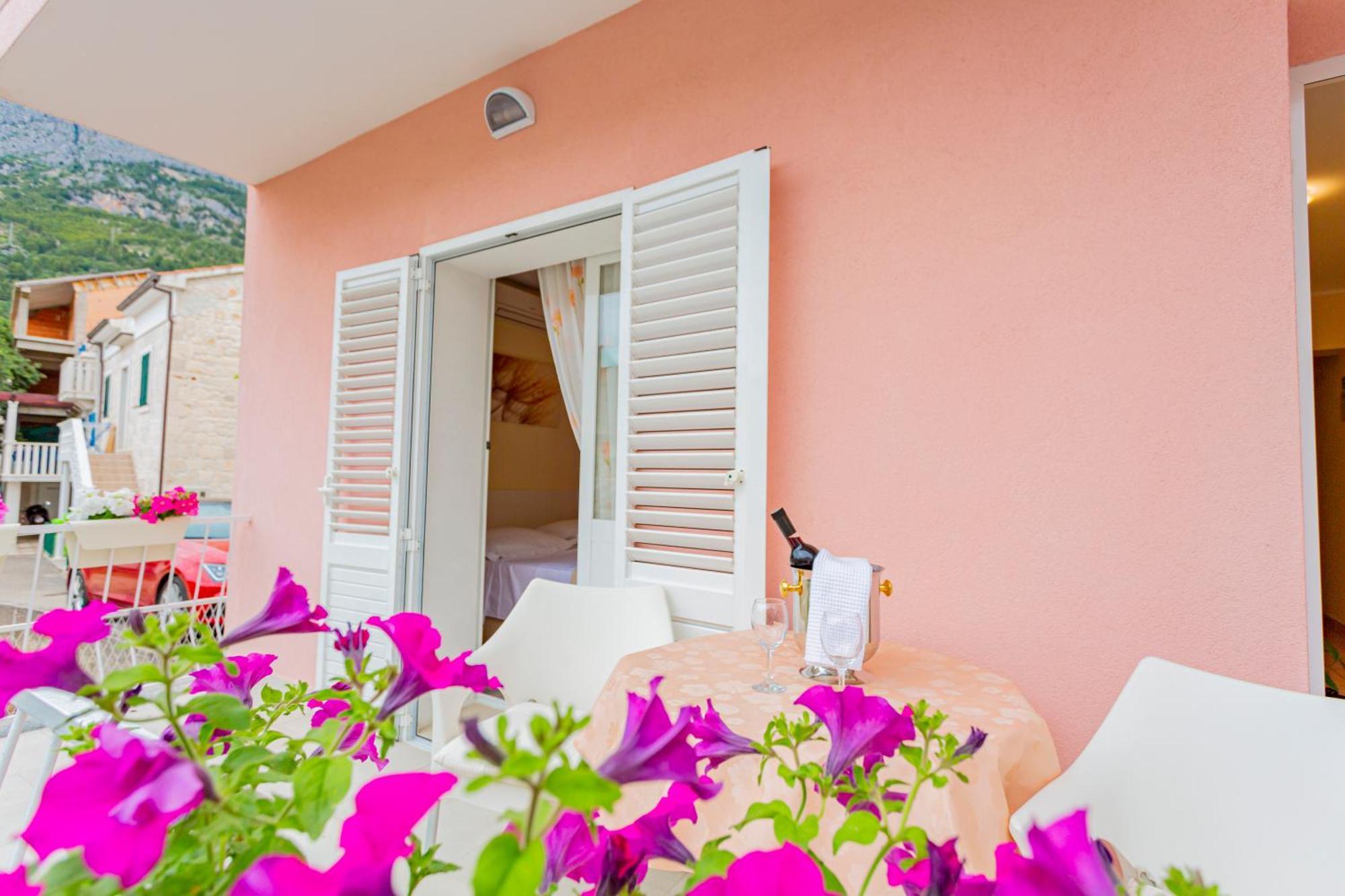 Baska Voda Apartments - Steps From The Beach, Free Parking, Central Location Zewnętrze zdjęcie